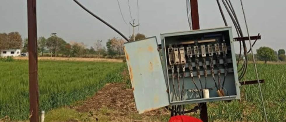 महावितरणने तोडले दोन हजार शेतीपंपांचे कनेक्शन MSEDCL disconnects 2,000 agricultural pumps